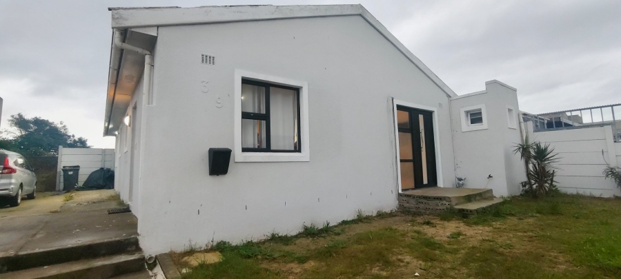 3 Bedroom Property for Sale in Strandfontein Village Western Cape